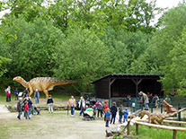 De bezoekerstrekpleister „Dinopark“ ligt op slechts 4 km van onze huisdeur.